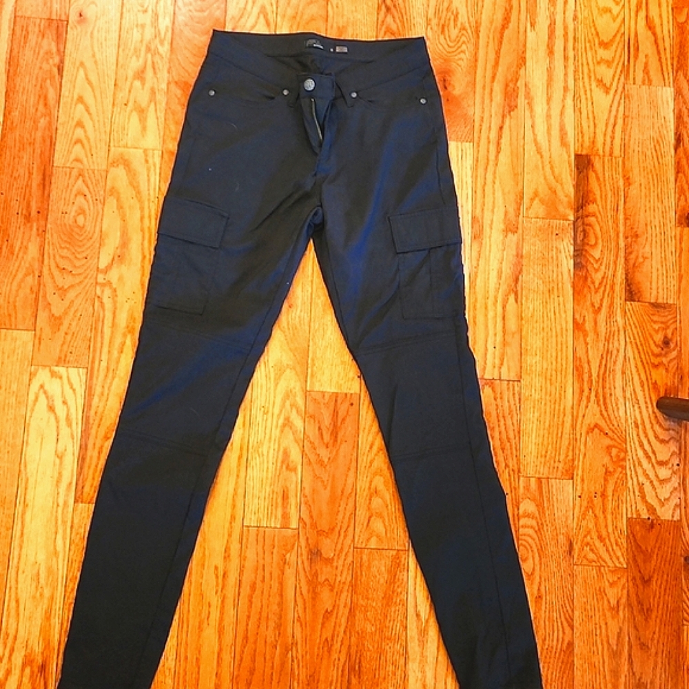 EUC - PrAna slim cargo pants, size 8